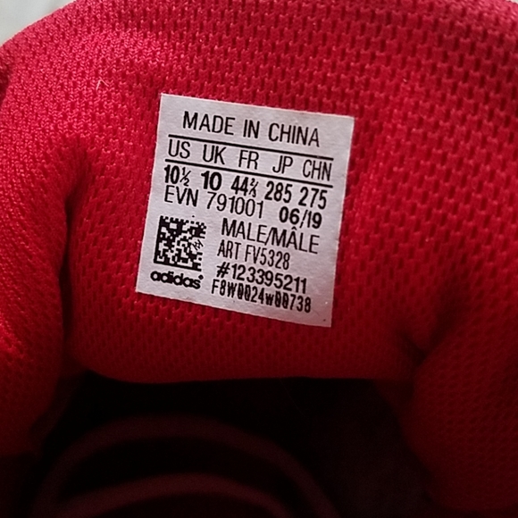 Red and white Adidas hardcourt shoes - Picture 3 of 3